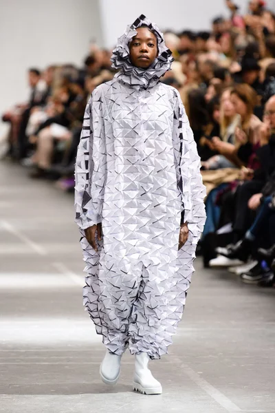 Look 44